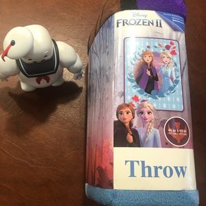 Frozen 2 Throw NWT